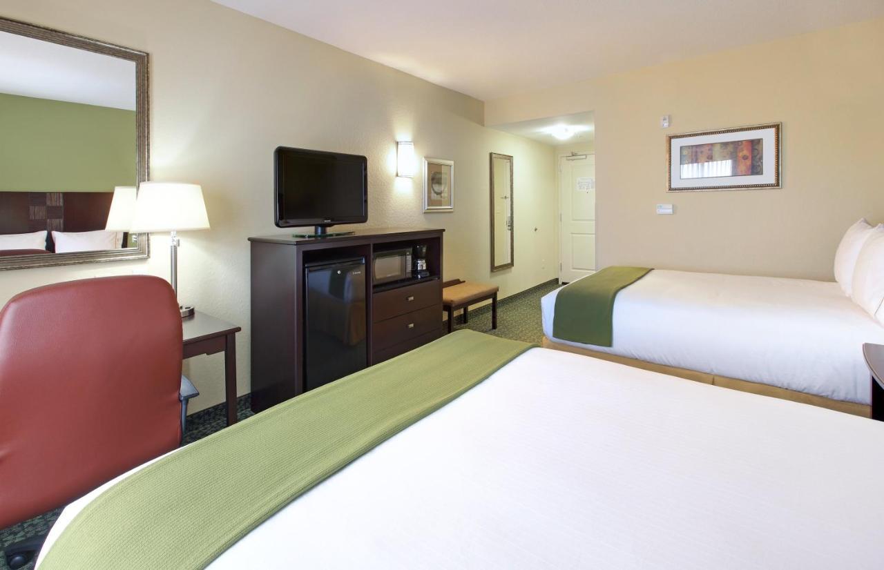 Holiday Inn Express & Suites Covington By Ihg Bagian luar foto