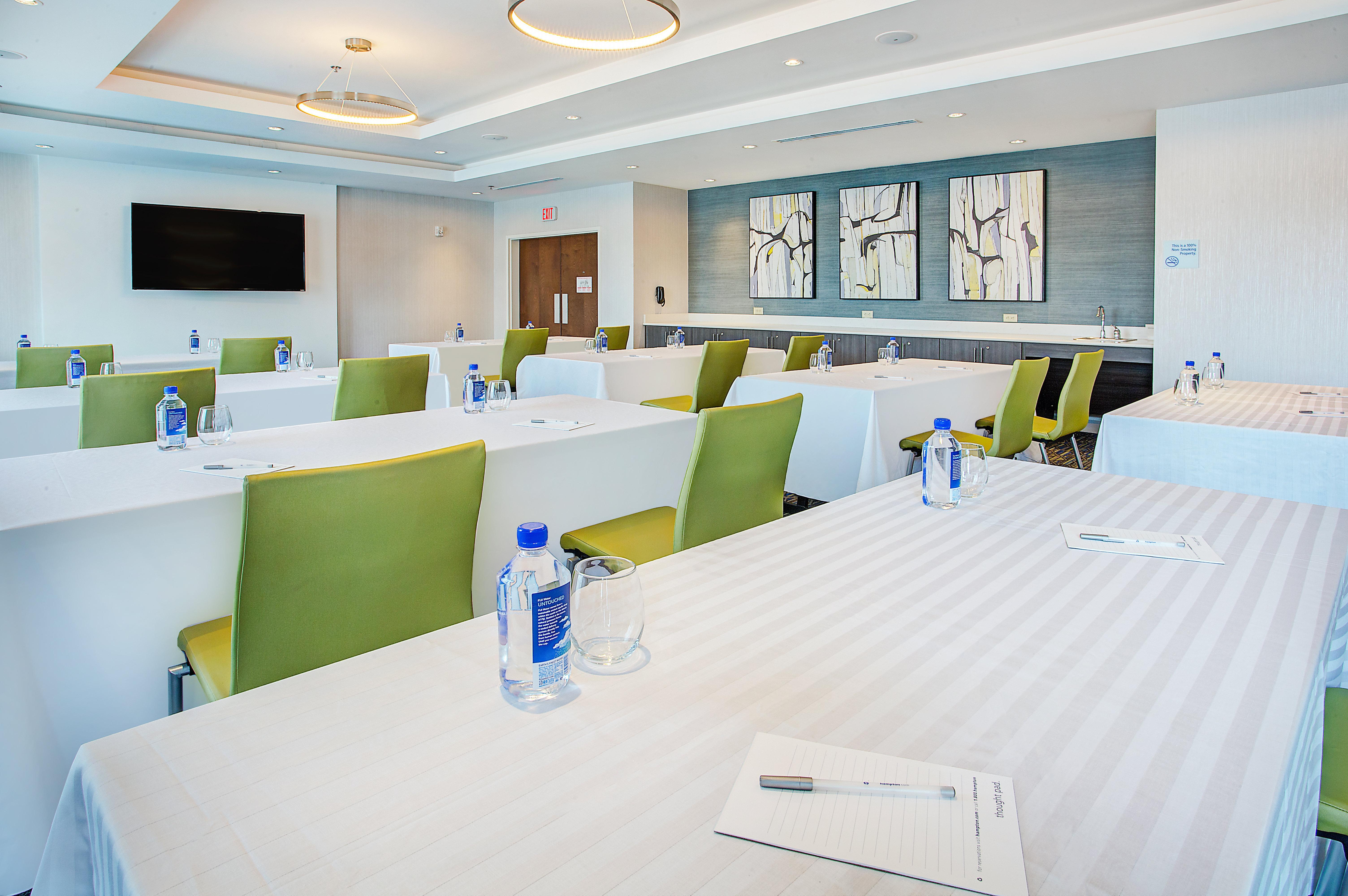 Holiday Inn Express & Suites Covington By Ihg Bagian luar foto