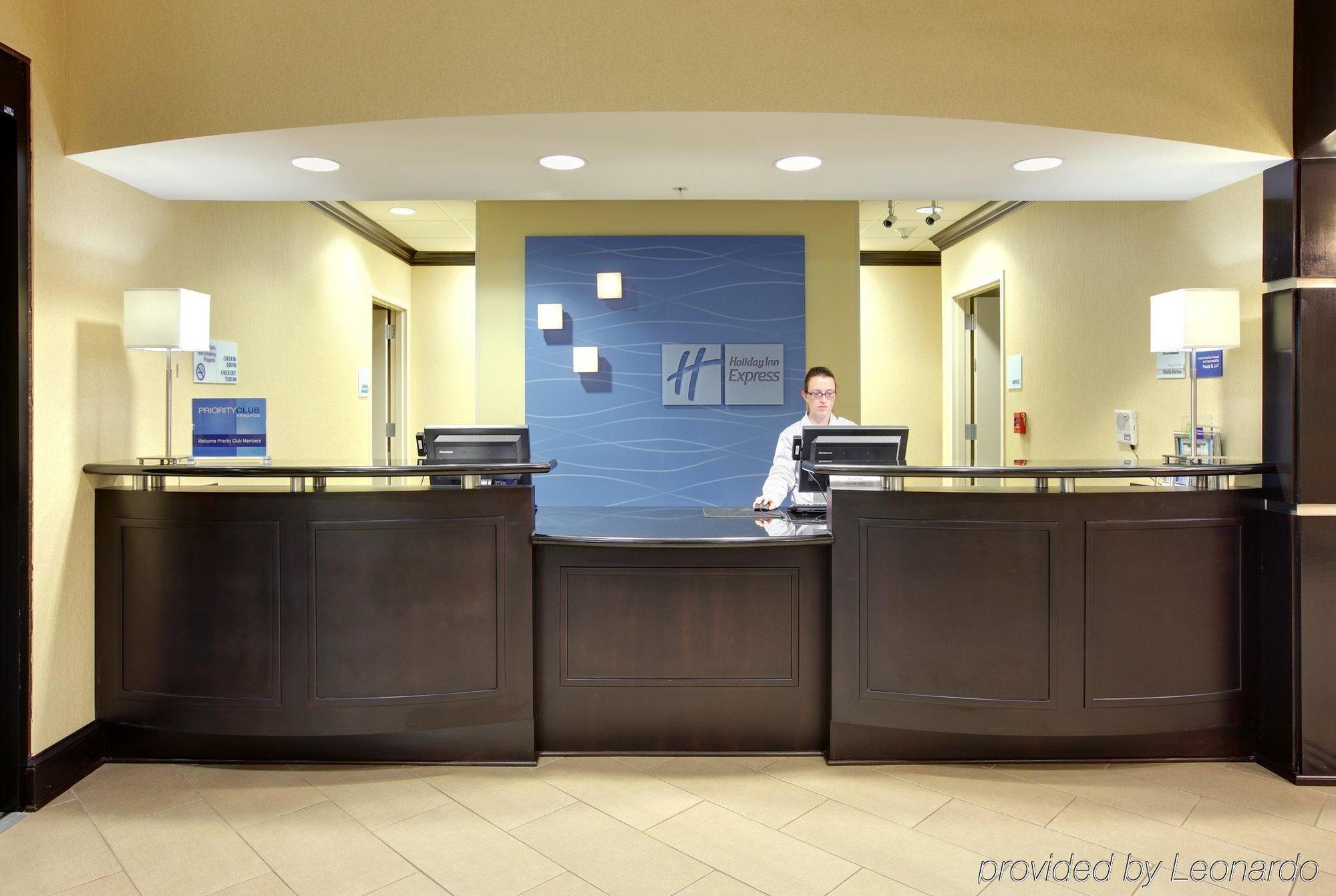 Holiday Inn Express & Suites Covington By Ihg Interior foto