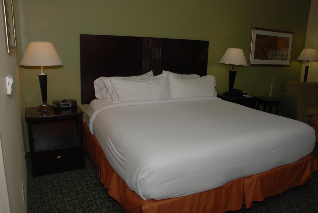 Holiday Inn Express & Suites Covington By Ihg Bagian luar foto